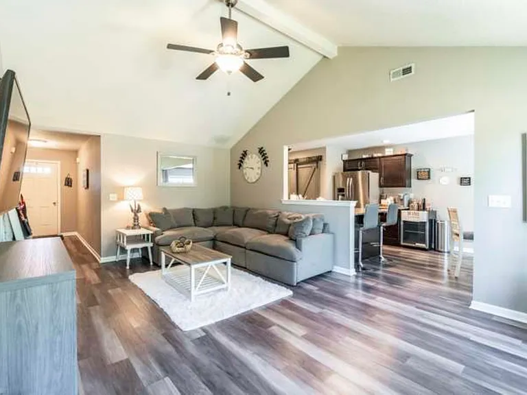 2127 Colter Cv — Photo 3