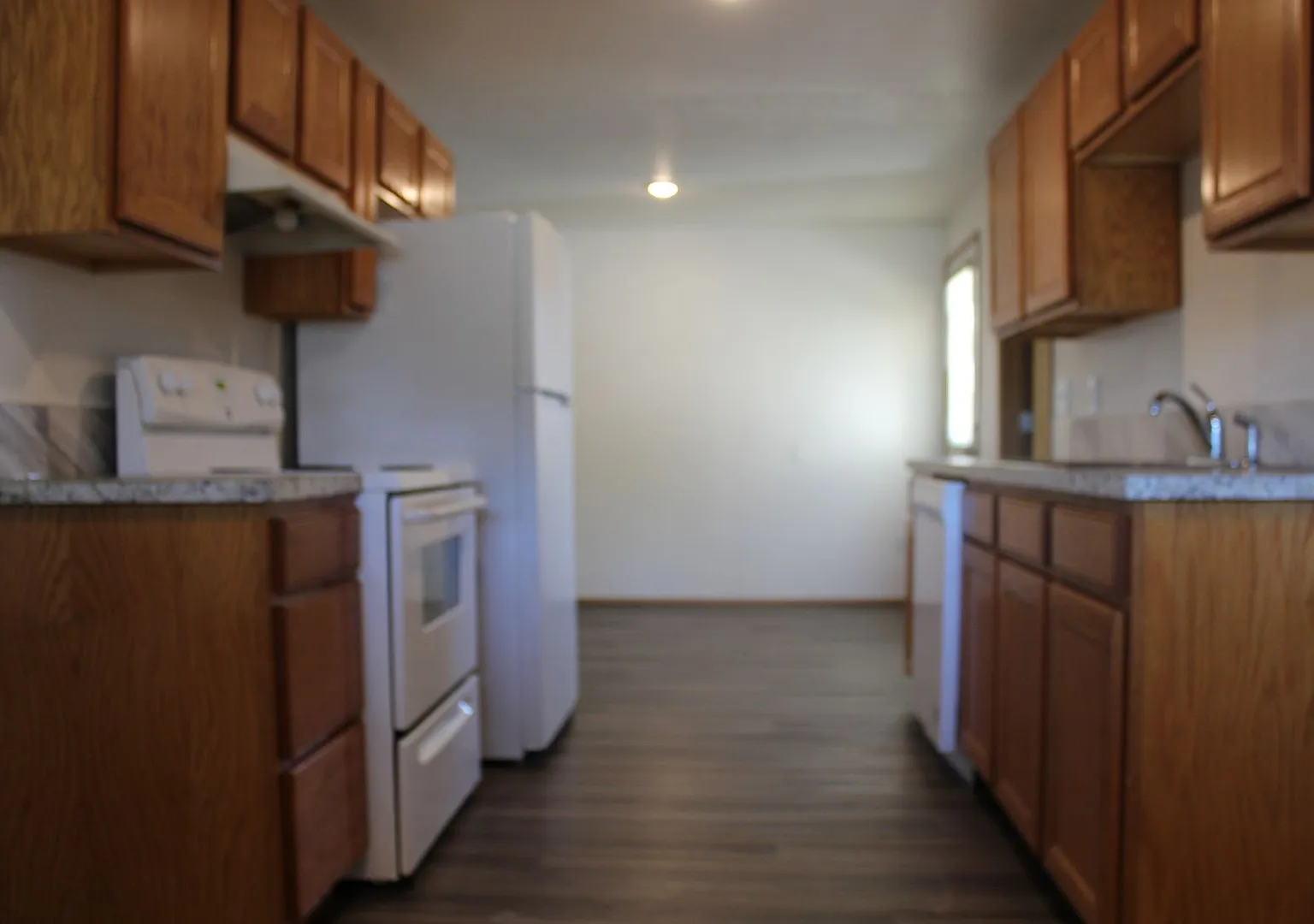 4 bedroom 2 bath house, large backyard — Photo 4