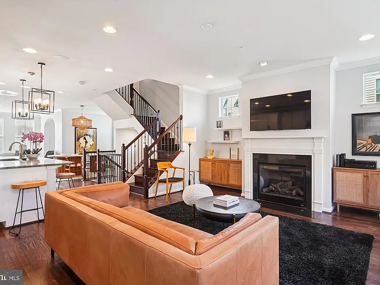 6947 Country Club Ter — Photo 15