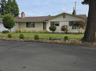 2290 Viewmont Ave, Springfield, OR 97477