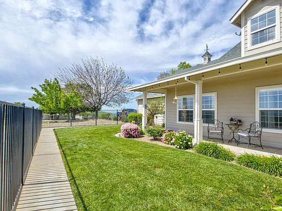 3rd image of 1985 White Rock Road