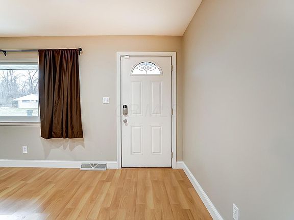 3rd image of 1373 Gertrude Dr
