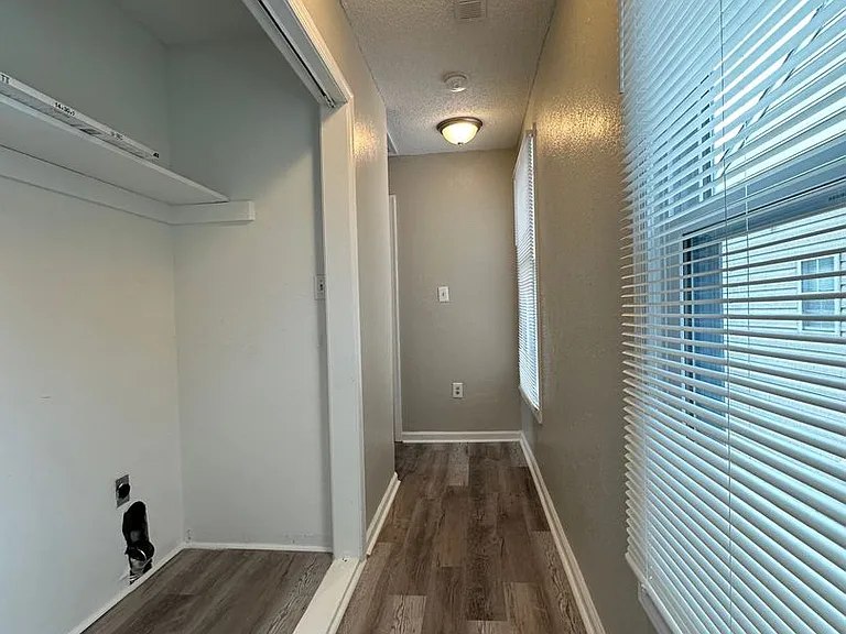 224 W Balview Ave — Photo 6