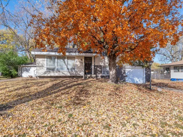 4343 Onyx Dr, Eagan, MN 55122