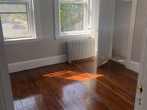4th image of 449 Park Dr #1C