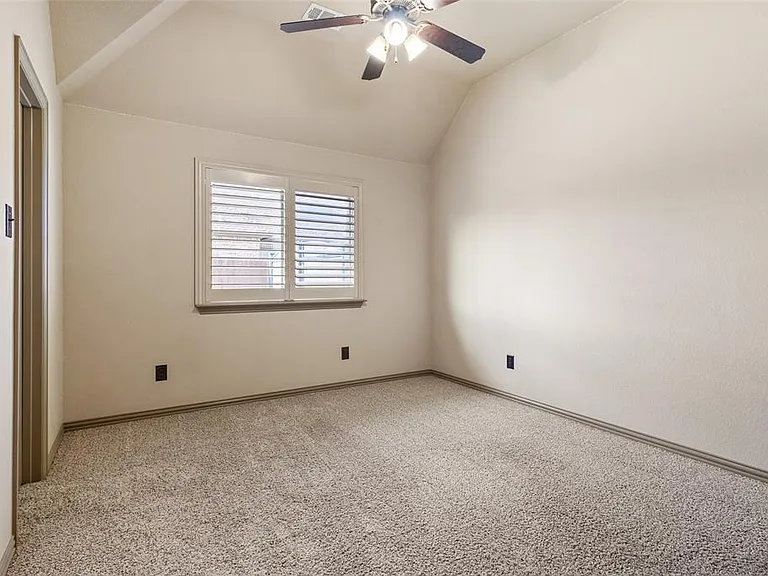 1317 Bluff Springs Dr — Photo 25