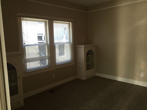 5th image of 820 21st St APT A