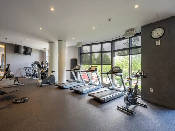 75 Park Lane South image 37 of 50