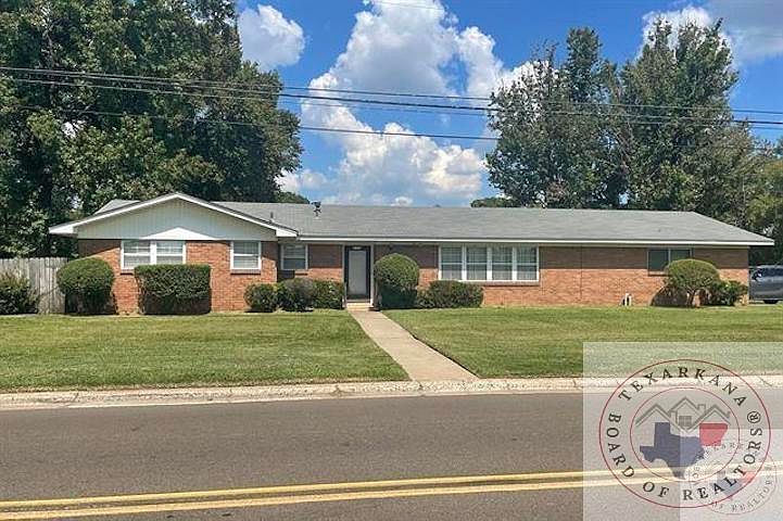 1st image of 2504 College Dr