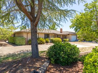 789 Blossom Ct, Redding, CA 96003