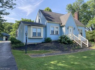 1755 Salt Springs Rd, Warren, OH 44481