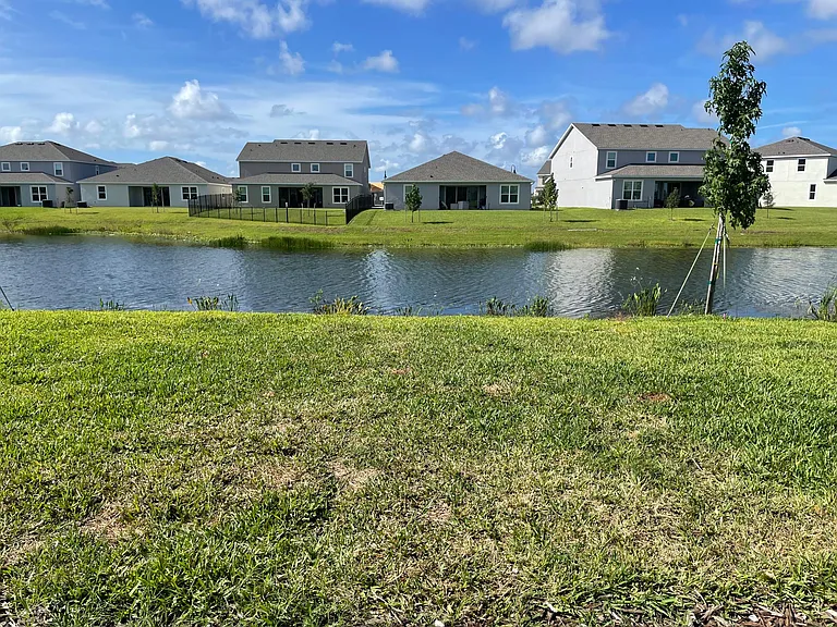 5016 Center Ct — Photo 10