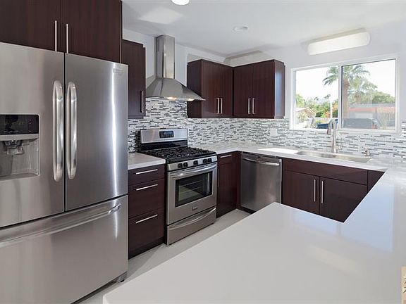 5th image of 2140 Desert Palms Dr