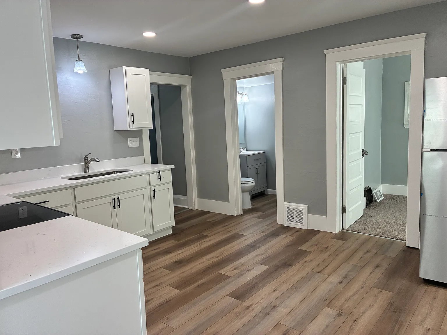6 bed, 1914 sqft, $2,499 — Photo 2