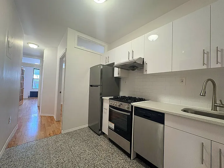183 Mott St #4D — Photo 1