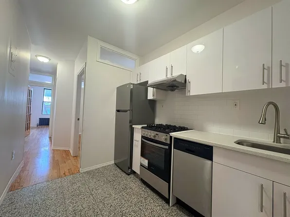 183 Mott St APT 4D, New York, NY 10012