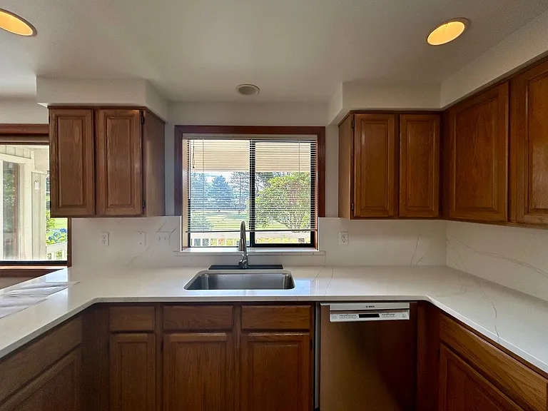 12371 Rainier Dr — Photo 7