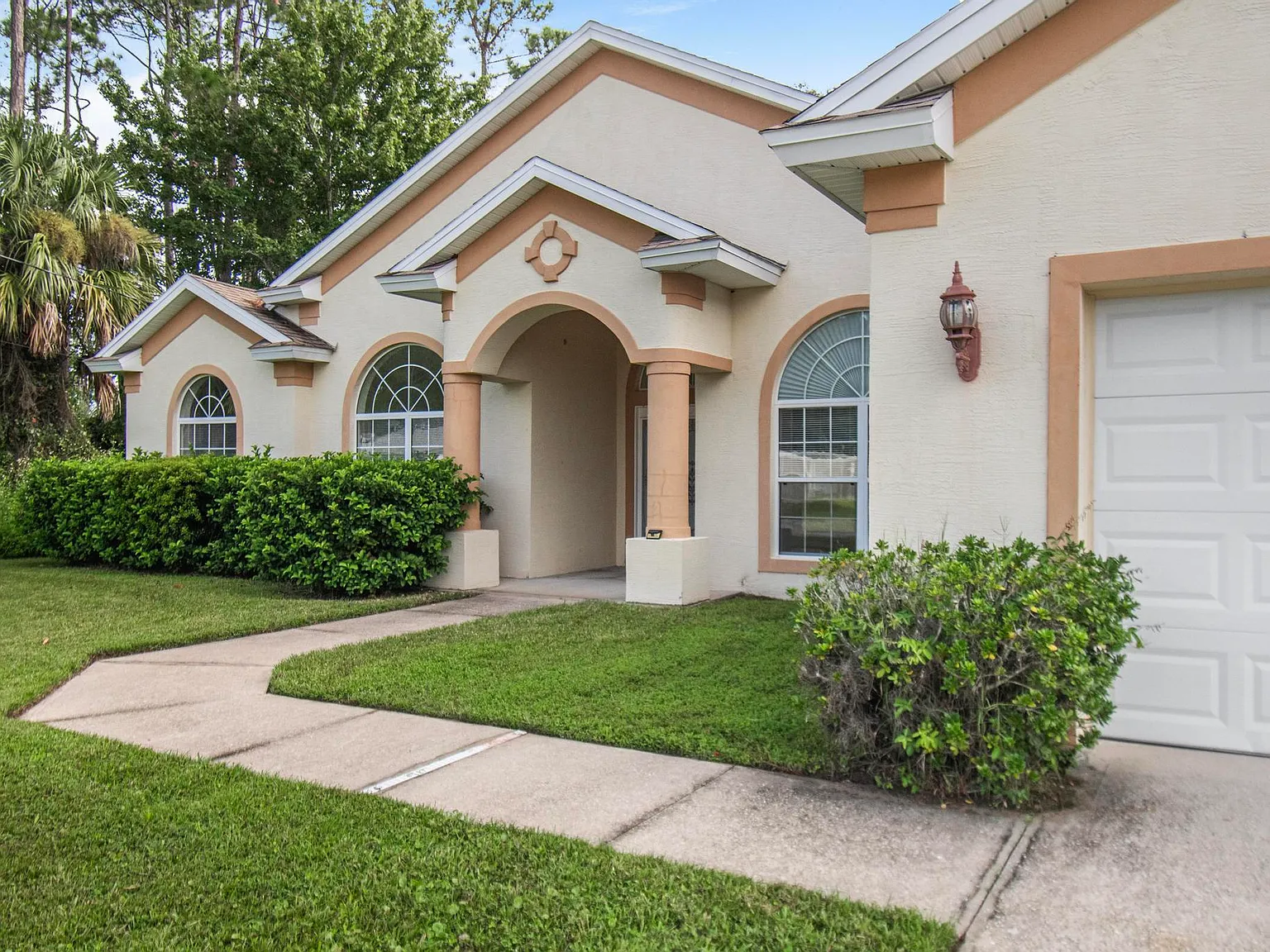 4 bed, 2217 sqft, $2,300 — Photo 4