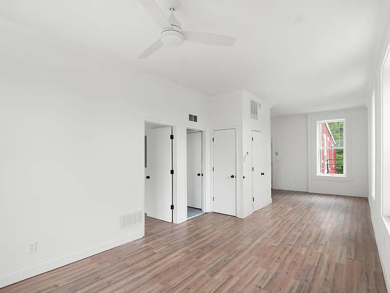 2136 Ravine St #5 — Photo 3