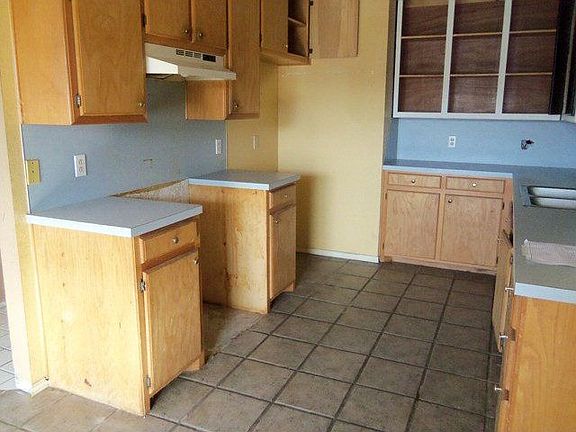 3rd image of 9603 Belton Ave