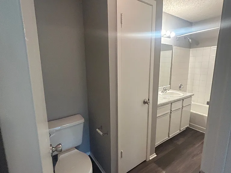 Idlewood Apartments — Photo 42