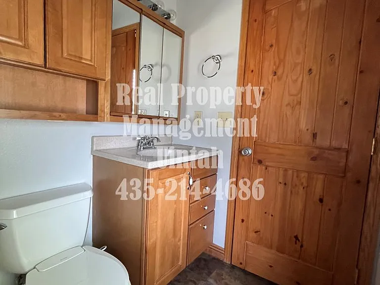 456 S 3130 W — Photo 16