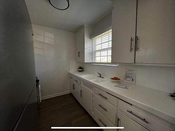 2nd image of 421 N Doheny Dr APT 16