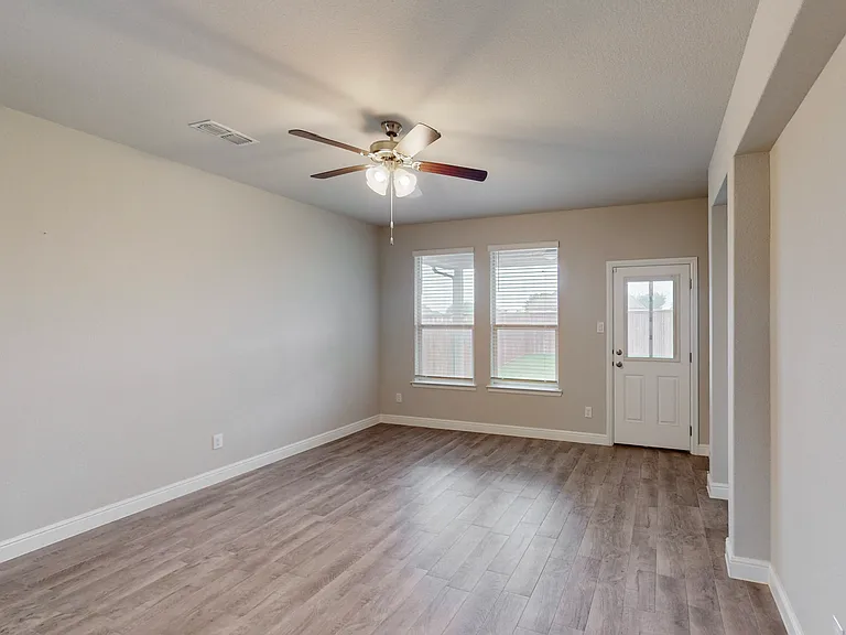 436 Dunmore Dr — Photo 6