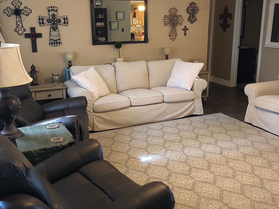 1st image of 410 Nancy Dr