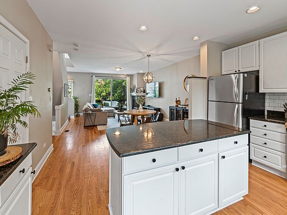 5th image of 2801 N Wolcott Ave Unit E