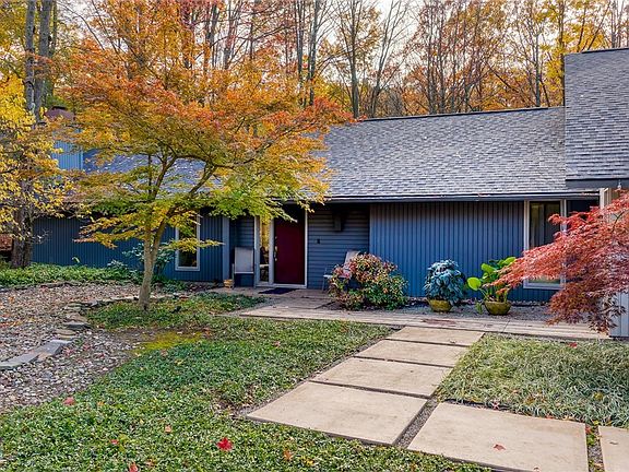 3rd image of 21791 Meadows Edge Ln