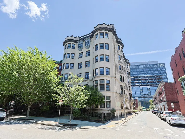 857 Beacon St — Photo 23