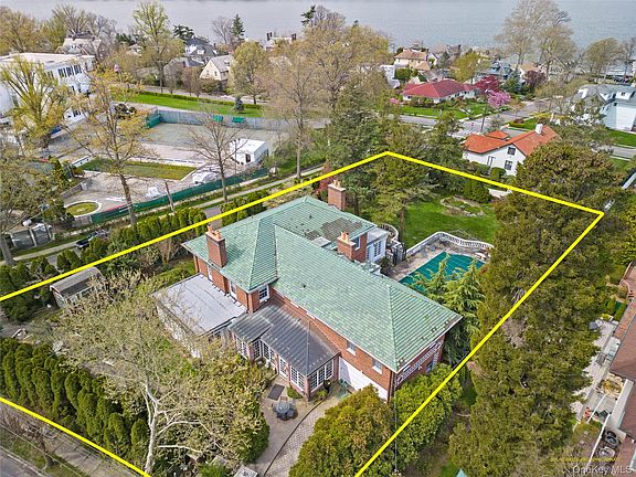 4th image of 127 Beverly Road