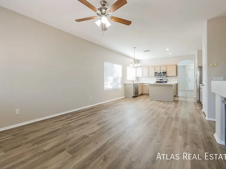 3810 E Waterman St — Photo 4