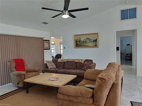 5th image of 619 SE 10th Ave