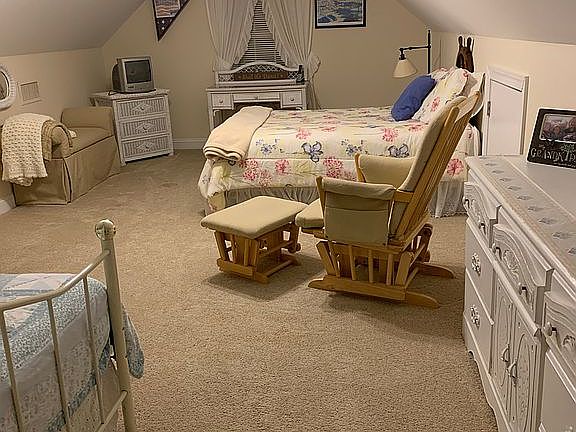 LatFinished room over garage