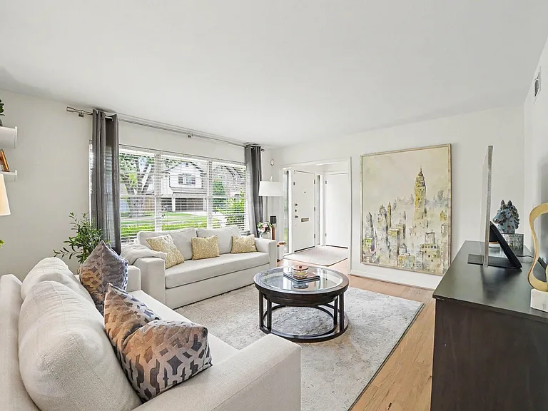 6267 Chevy Chase Dr — Photo 5