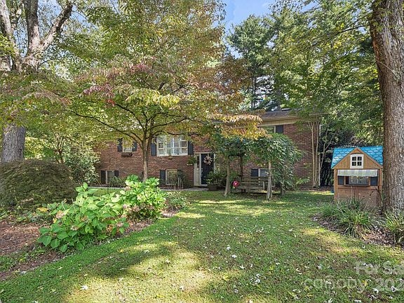 3rd image of 164 Haywood Knolls Dr