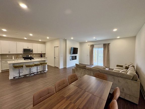 5th image of 5007 Lawler Ln