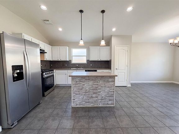 2nd image of 19822 Rippling Brook Ln