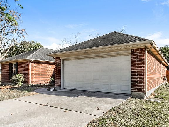 3rd image of 3217 Lee Cir