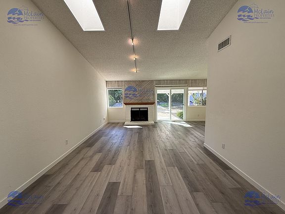3rd image of 7821 Quebrada Cir