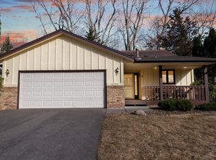 10204 Nottingham Trl, Eden Prairie, MN 55347