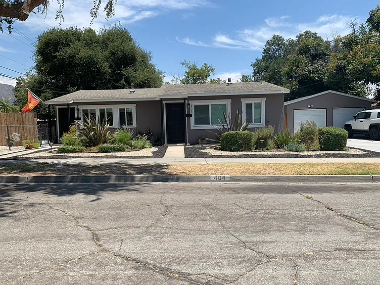 404 S Heliotrope Ave — Photo 1