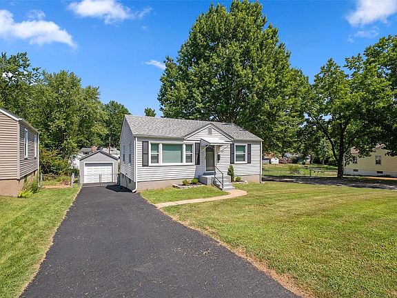 3rd image of 7849 Utica Dr