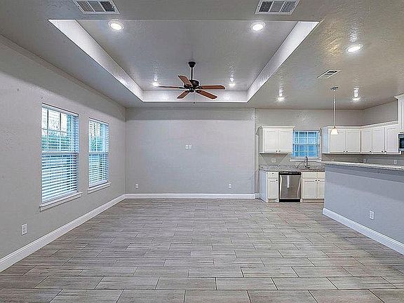 5th image of 3025 Spencer St #1