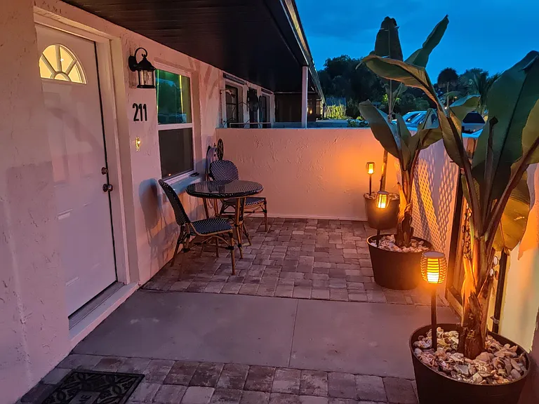 211 Tyler Ave — Photo 4
