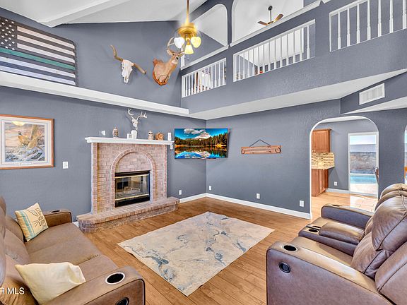 4th image of 1119 John Phelan Dr