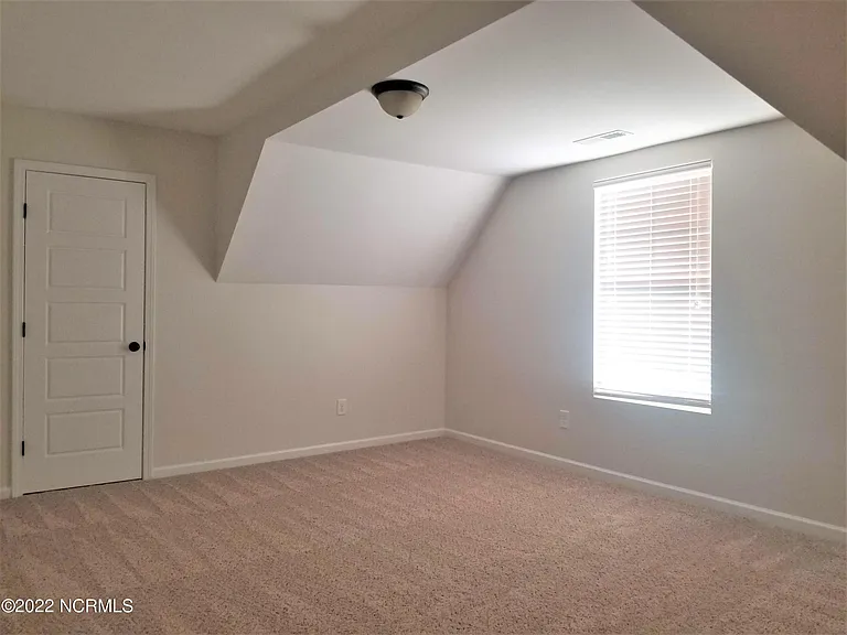 411 Cyrus Thompson Dr — Photo 37