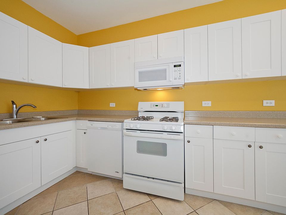 1st image of 4330 N Whipple St #1